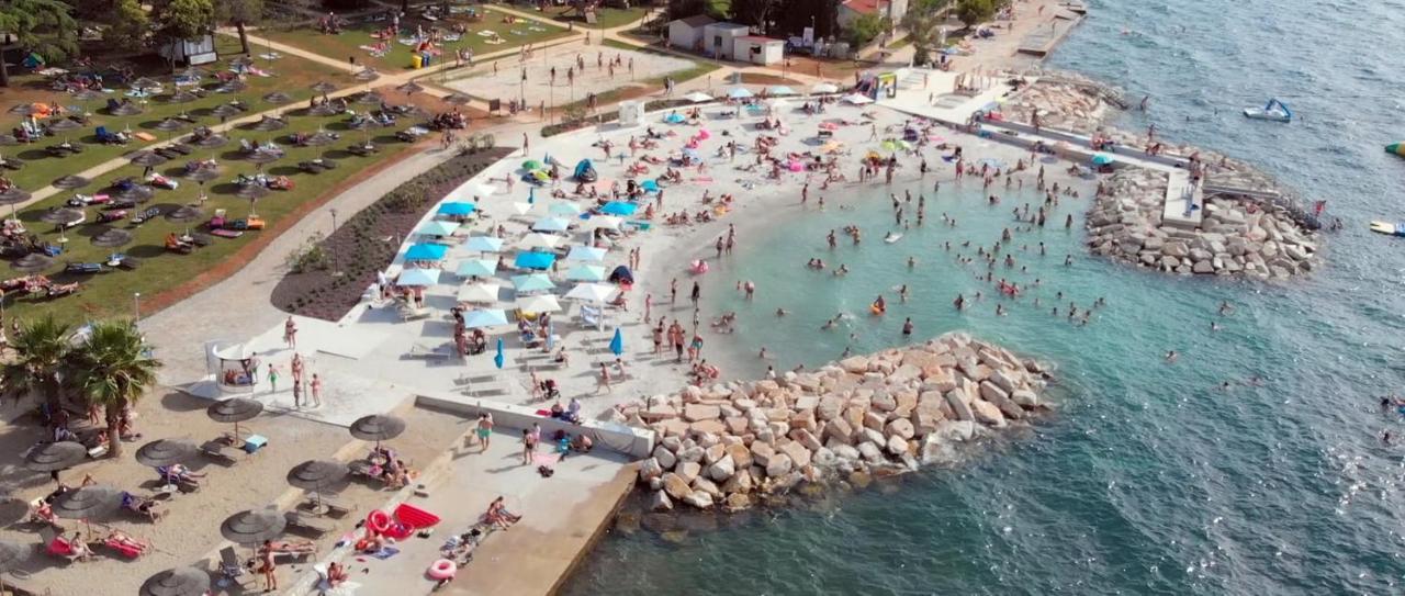 Luna 2 Poreč Buitenkant foto